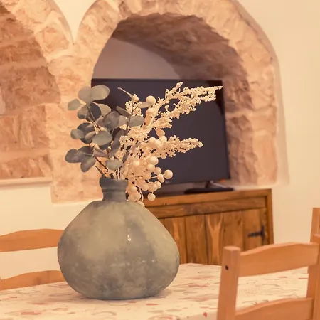Widespread Trulli In The Historic Center - Trulli Antichi Mestieri Tatil Evi Alberobello