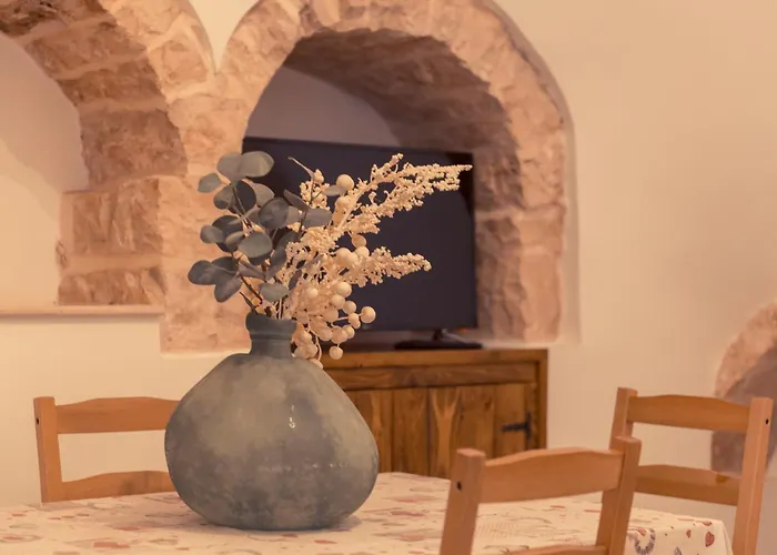 Widespread Trulli In The Historic Center - Trulli Antichi Mestieri Vakantiehuis *