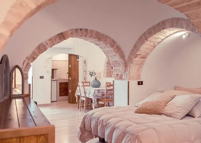 Widespread Trulli In The Historic Center - Trulli Antichi Mestieri Vakantiehuis